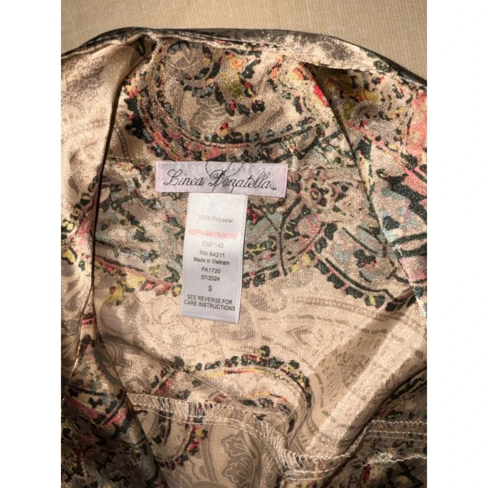linea donatella pajama Top Small Silk Paisley Gold Print‎